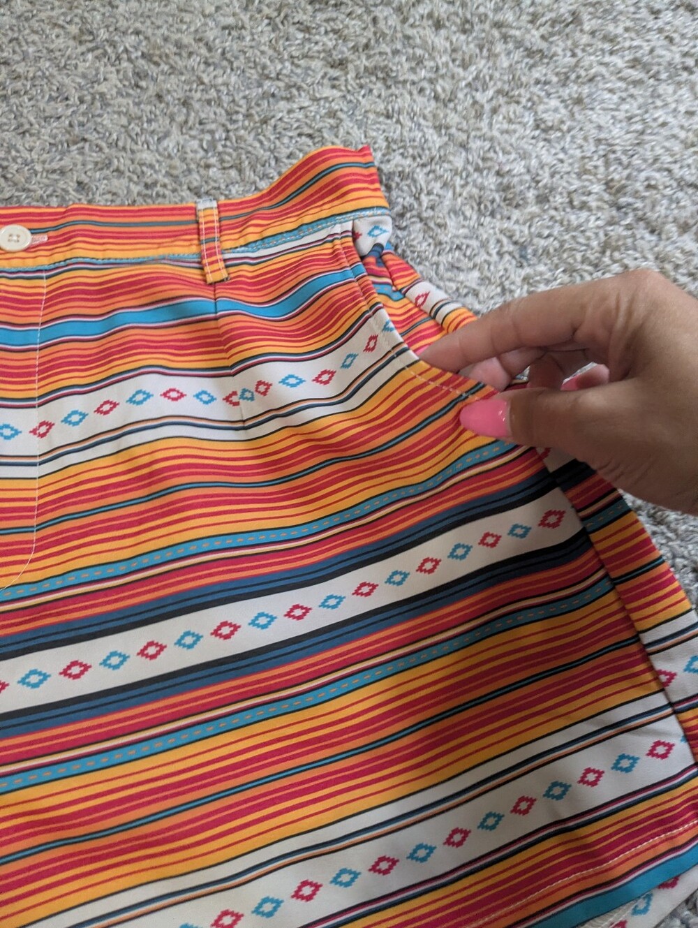 🎆 Rowdy Crowd Aztec Boho Multicolor Striped Shorts Size L NWOT - Picture 4 of 4